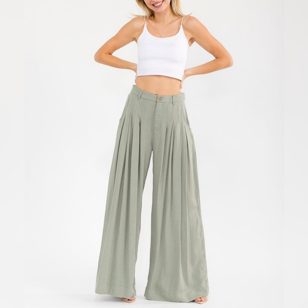 Women's Wide-Leg Pleated Pants - Green